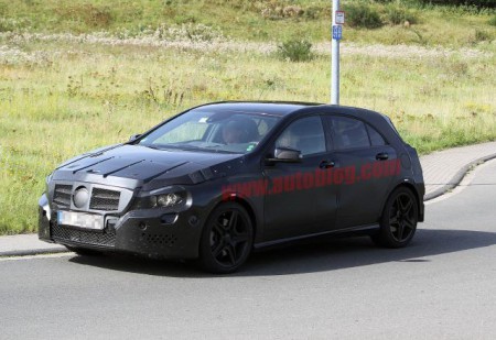 Mercedes-Benz-Classe-A-AMG 2012-flagra-1.jpg